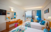   Cavo Maris Beach 4*  7