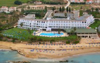   Corallia Beach Hotel Apts 3*  1