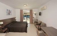 Petrosana Hotel 3*  4