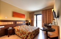   Livadhiotis City Hotel 3*  10