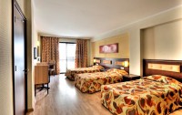   Livadhiotis City Hotel 3*  7