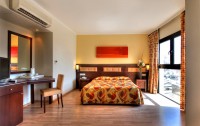   Livadhiotis City Hotel 3*  5