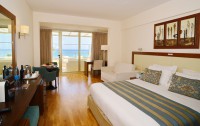 Golden Bay Beach Hotel 5*  4