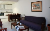   Blue Crane Hotel Apts 3*  4