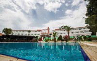 Adelais Bay Hotel 3*  5