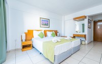 Golden Star Beach Hotel Apts 4*  2