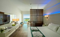   Pernera Beach Hotel 4*  7