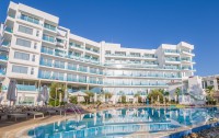   Vrissaki Beach Hotel 4*  1