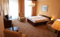   Ea Hotel Esplanade 3*  9