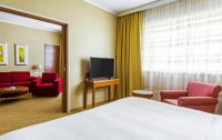 Marriott Courtyard Prague Airport 4*  3