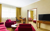   Marriott Courtyard Prague Airport 4*  2