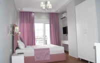   Flower Residence 4*  7