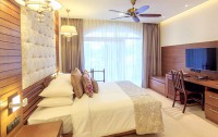 Acron Waterfront Resort 5*  3