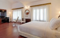   White Pearl Suites 4*  11