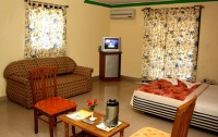   Krish Holiday Inn 3*  6