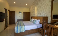   Quality Inn Ocean Palms 4*  24