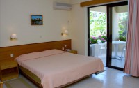   Niki Hotel Apartments 3*  13