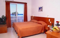   Pylea Beach Hotel 3*  6