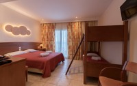   Corfu Maris Hotel 4*  7