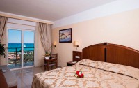   Vantaris Beach Hotel 4*  5