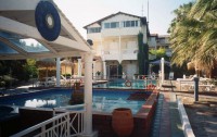   Villa George Hotel Apartments 4*  20