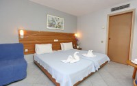   Dionysos Hotel 3*  12