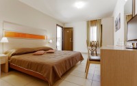 Lagomandra Beach & Suites 4*  2