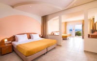 Alexandros Palace Hotel & Suites 5*  4