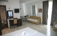 Naias Hotel 3*  2