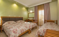   Aethria Hotel 3*  4