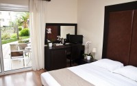   Blue Bay Hotel 4*  8