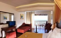 Alexander Beach Hotel & Village Resort 5*  4