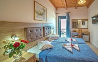   Blue Aegean Suites & Apartments 4*  10