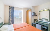   Evelyn Beach Hotel 4*  6