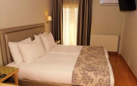   Avra Hotel 2*  6