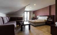 Giannoulis Hotel 3*  5