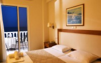   Ioni Hotel 3*  6