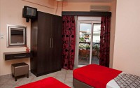 Kouros Hotel 1*  4