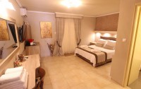 Mallas Hotel 3*  4