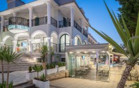   Denise Beach Hotel 4*  24