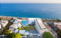   Avra Beach Resort 4*  1