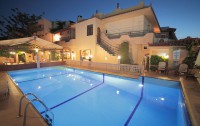   Erato Hotel (crete) 3*  15