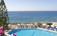   Maritimo Beach Hotel 4*  9