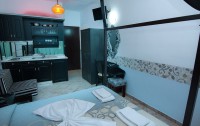   Blue Sky Apartments (golden Beach) APT  8