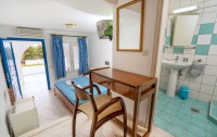   Theo Bungalows Hotel 3*  6