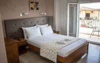   Ilios Hotel 3*  6