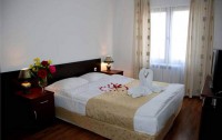   Elegant Lux Hotel 4*  8