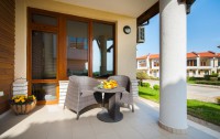 Lighthouse Apartments & Villas   3*  2