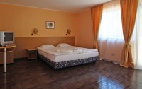   Villas Elenite 4*  6