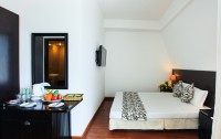   Paragon Villa Hotel 3*  9